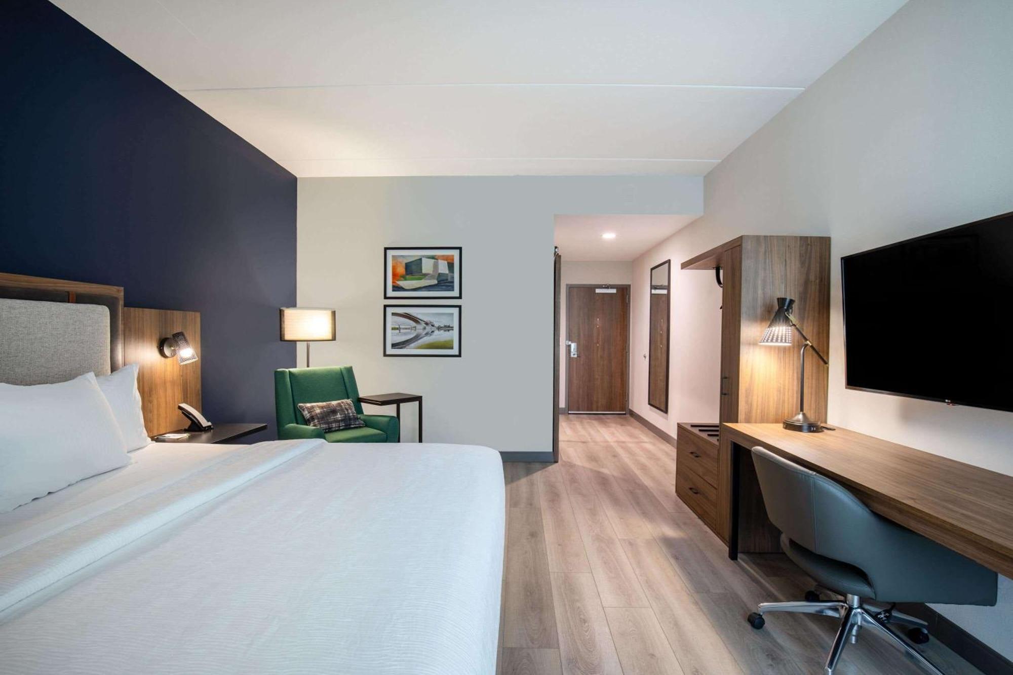 La Quinta Inn & Suites By Wyndham Chattanooga Downtown/South Exterior photo