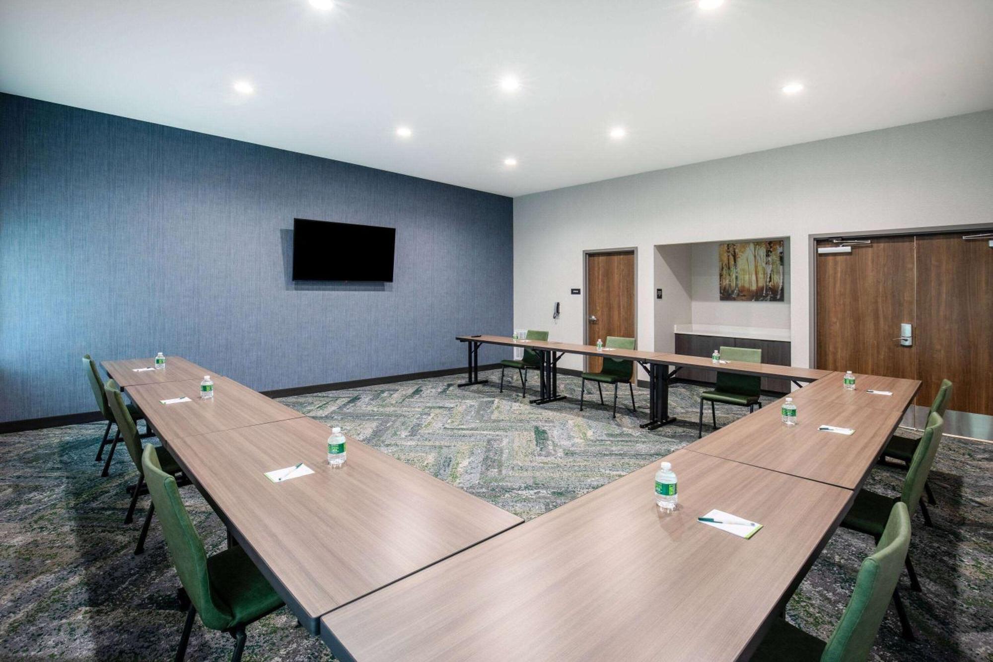La Quinta Inn & Suites By Wyndham Chattanooga Downtown/South Exterior photo