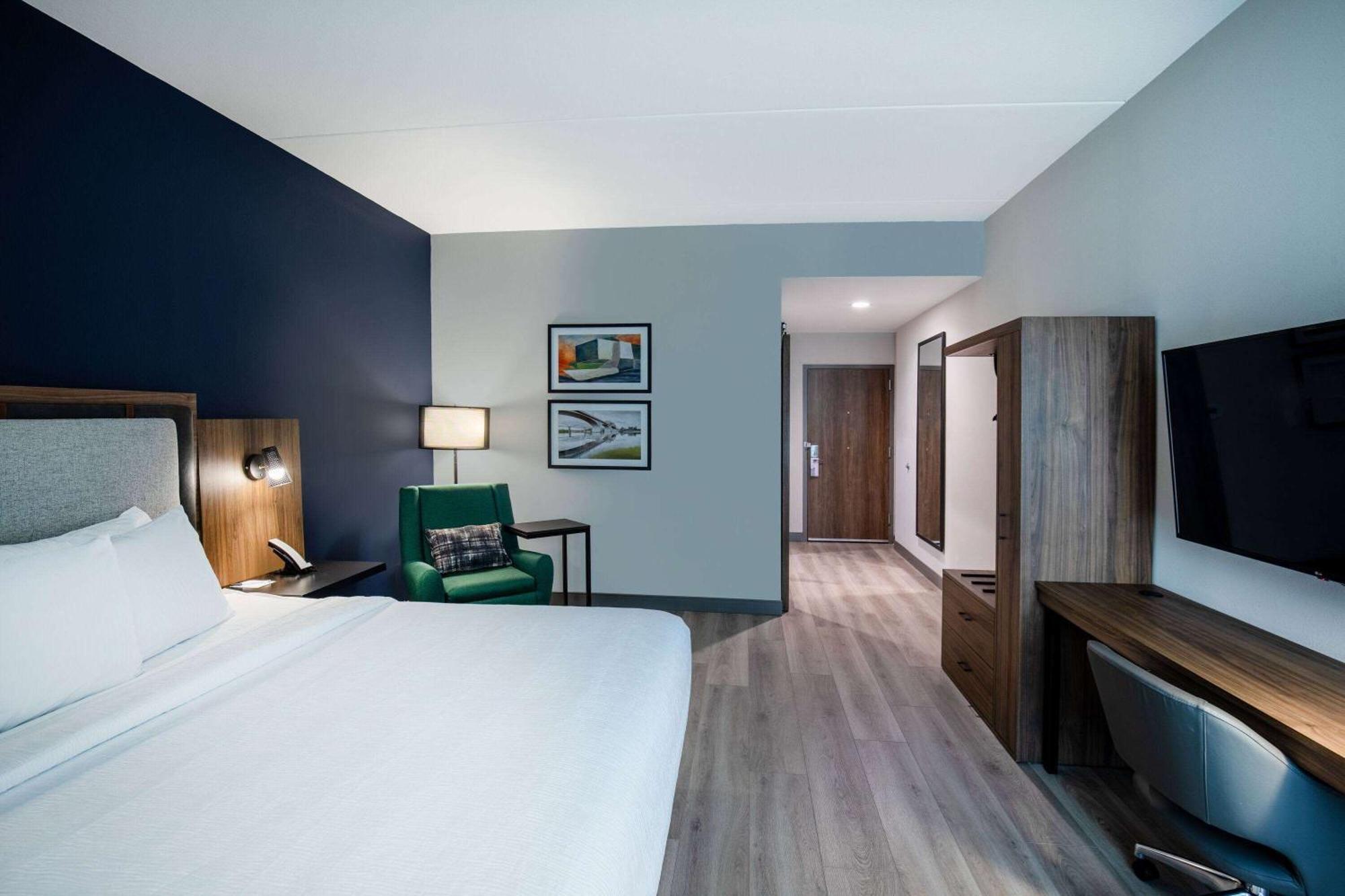 La Quinta Inn & Suites By Wyndham Chattanooga Downtown/South Exterior photo