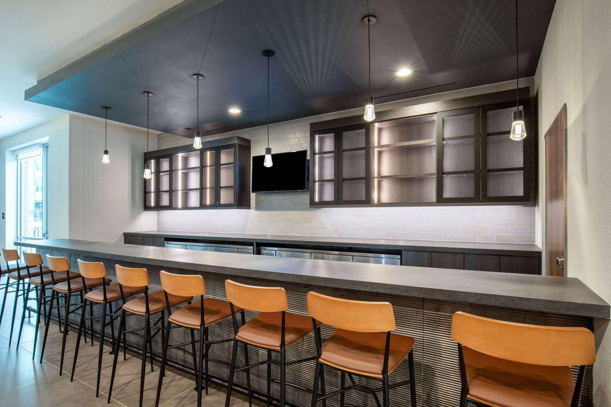 La Quinta Inn & Suites By Wyndham Chattanooga Downtown/South Exterior photo